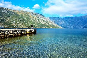 Step to Kotor bay Stoliv