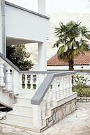 Step to Kotor bay Stoliv