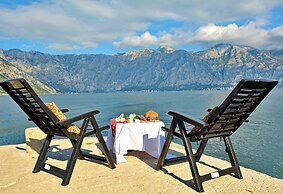 Step to Kotor bay Stoliv