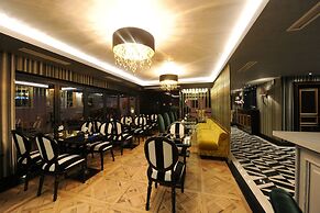 Le Petit Palace Hotel