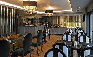 Le Petit Palace Hotel