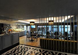 Le Petit Palace Hotel
