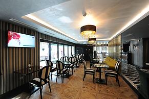 Le Petit Palace Hotel