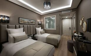 Le Petit Palace Hotel