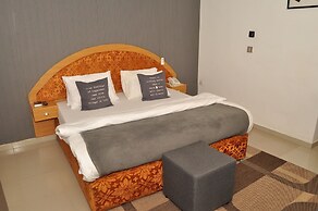 Ne-Yo Hotel and Suites