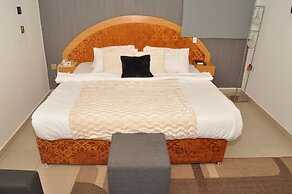 Ne-Yo Hotel and Suites