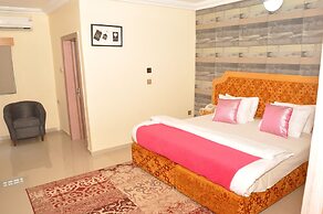 Ne-Yo Hotel and Suites