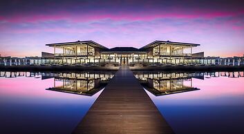 Oasis Punt-West Hotel & Beach Resort
