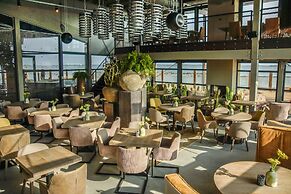 Oasis Punt-West Hotel & Beach Resort