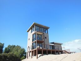 Oasis Punt-West Hotel & Beach Resort