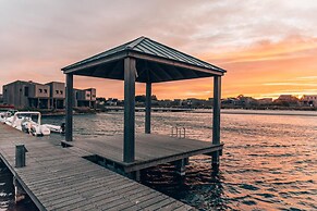 Oasis Punt-West Hotel & Beach Resort