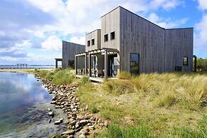 Oasis Punt-West Hotel & Beach Resort