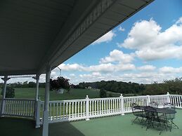 Inn at Amish Door