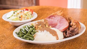 Inn at Amish Door