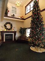 Inn at Amish Door