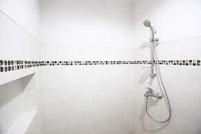 RedDoorz Plus @ Guntur Raya Setiabudi