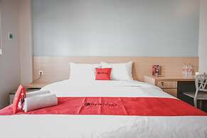 RedDoorz Plus @ Karet Pedurenan 3