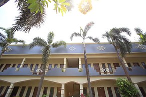 RedDoorz Plus @ Karet Pedurenan 3