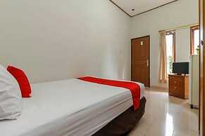 RedDoorz Plus @ Karet Pedurenan 3