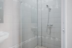 RedDoorz Plus @ Karet Pedurenan 3