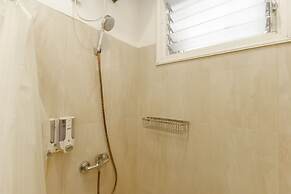 RedDoorz Plus @ Tendean