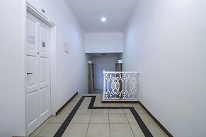 RedDoorz Plus @ Tendean