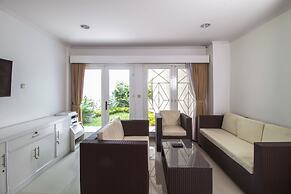 RedDoorz Plus @ Tendean