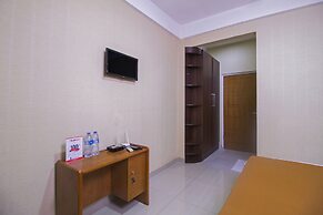 RedDoorz near Cilandak Town Square