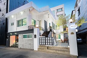 Mono House Hongdae 2