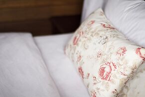 Baan Luang Rajamaitri Historic Inn