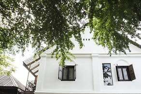 Baan Luang Rajamaitri Historic Inn