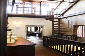 Baan Luang Rajamaitri Historic Inn