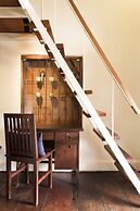 Baan Luang Rajamaitri Historic Inn