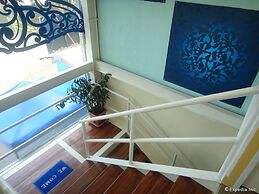 Alon Travelers Lodge