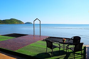 New Travel Beach Resort