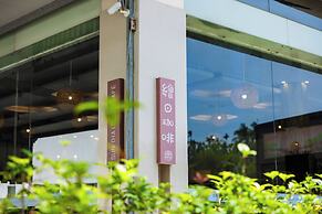 Sun Dialogue Hotel by Cosmos Creation