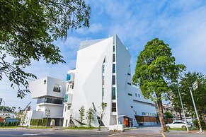 Sun Dialogue Hotel by Cosmos Creation