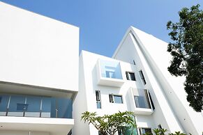 Sun Dialogue Hotel by Cosmos Creation