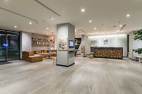 Sun Dialogue Hotel by Cosmos Creation