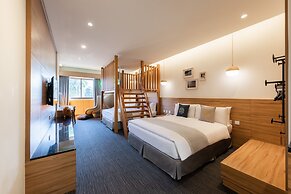 Sun Dialogue Hotel by Cosmos Creation