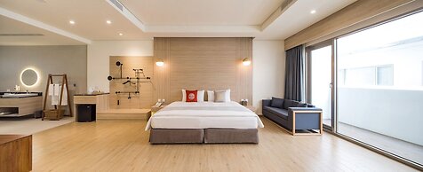 Sun Dialogue Hotel by Cosmos Creation