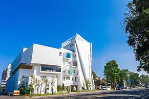 Sun Dialogue Hotel by Cosmos Creation