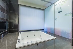 Sun Dialogue Hotel by Cosmos Creation