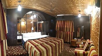 Zaffer Group of Houseboats