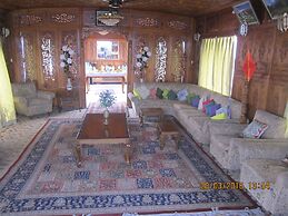 Zaffer Group of Houseboats