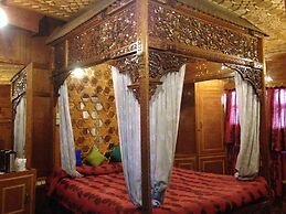 Zaffer Group of Houseboats