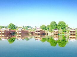 Zaffer Group of Houseboats