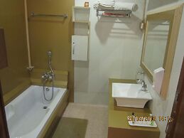 Zaffer Group of Houseboats