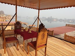 Zaffer Group of Houseboats