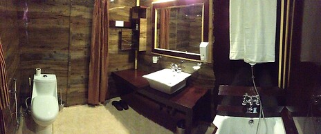 Zaffer Group of Houseboats